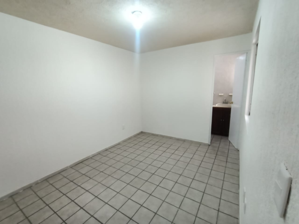 Fraccionamiento  Hacienda Real casa en venta - Image 11