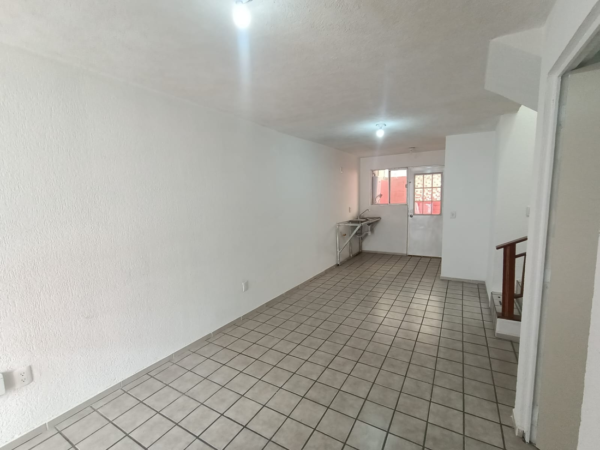 Fraccionamiento  Hacienda Real casa en venta - Image 2