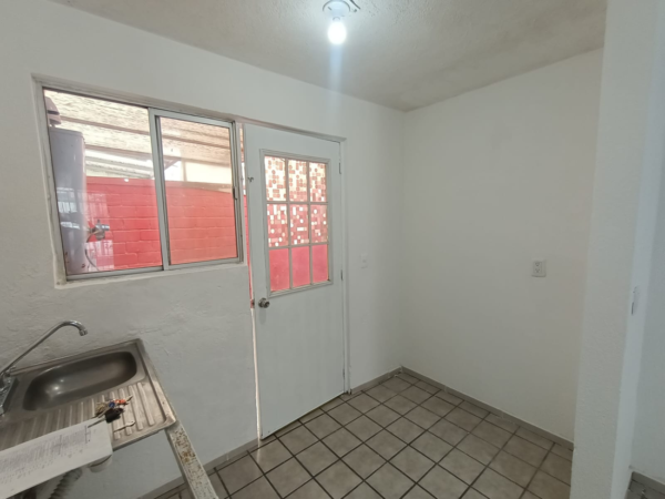 Fraccionamiento  Hacienda Real casa en venta - Image 6