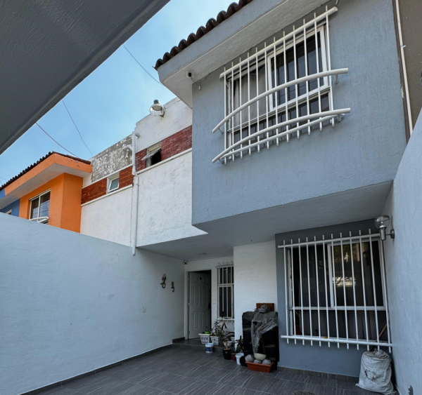 Fraccionamiento Parques del Bosque casa en venta - Image 9